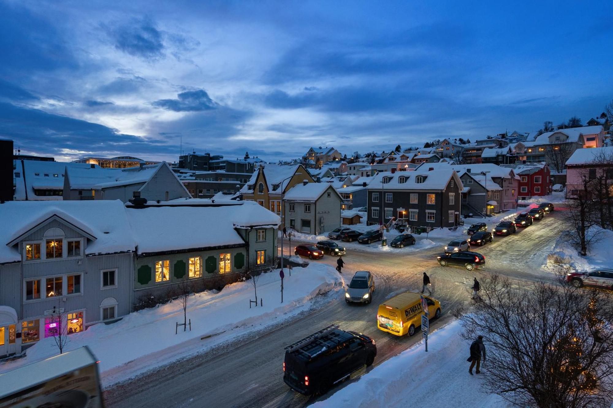 Bispegata 5 - Studio Apartment Hotel Tromso Bagian luar foto