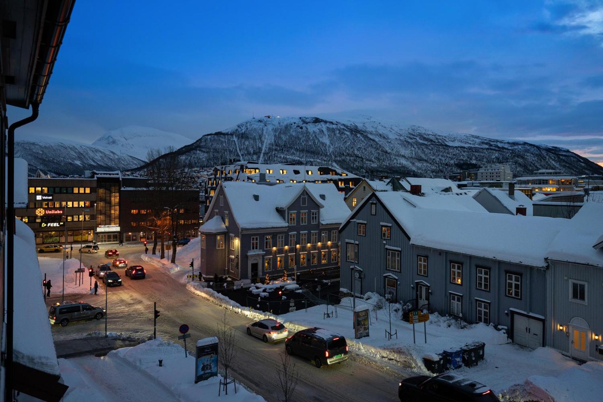 Bispegata 5 - Studio Apartment Hotel Tromso Bagian luar foto